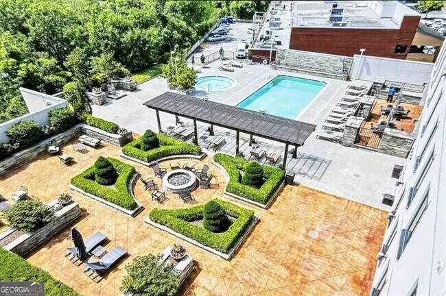 Building Photo - 2277/2255 Peachtree Rd NE
