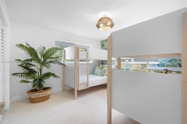 Building Photo - 242 Bougainvillea St