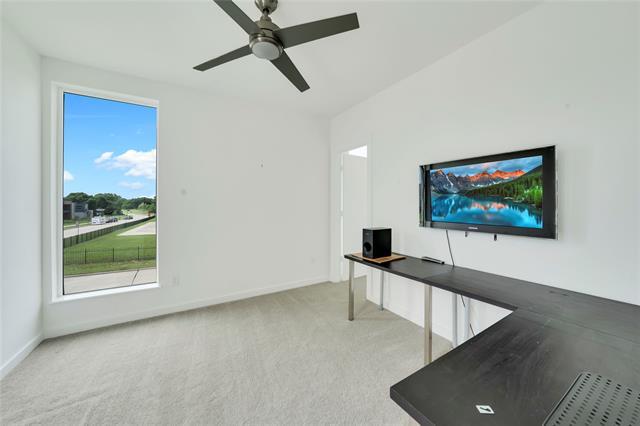 Building Photo - 8356 Fairview Dr