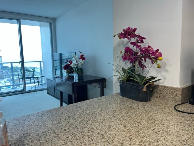 Building Photo - 555 South St