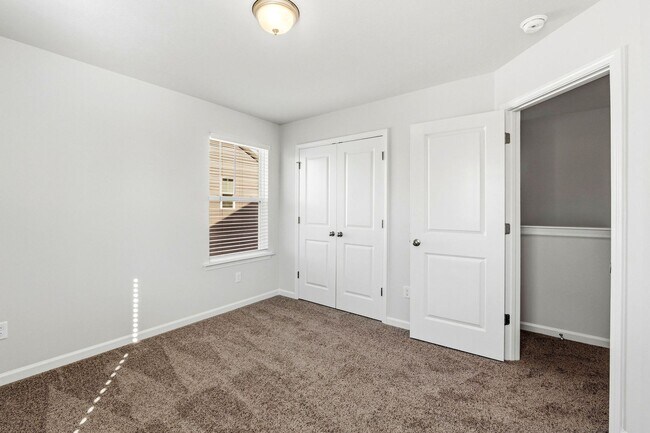 Building Photo - 1212 Vail Dr