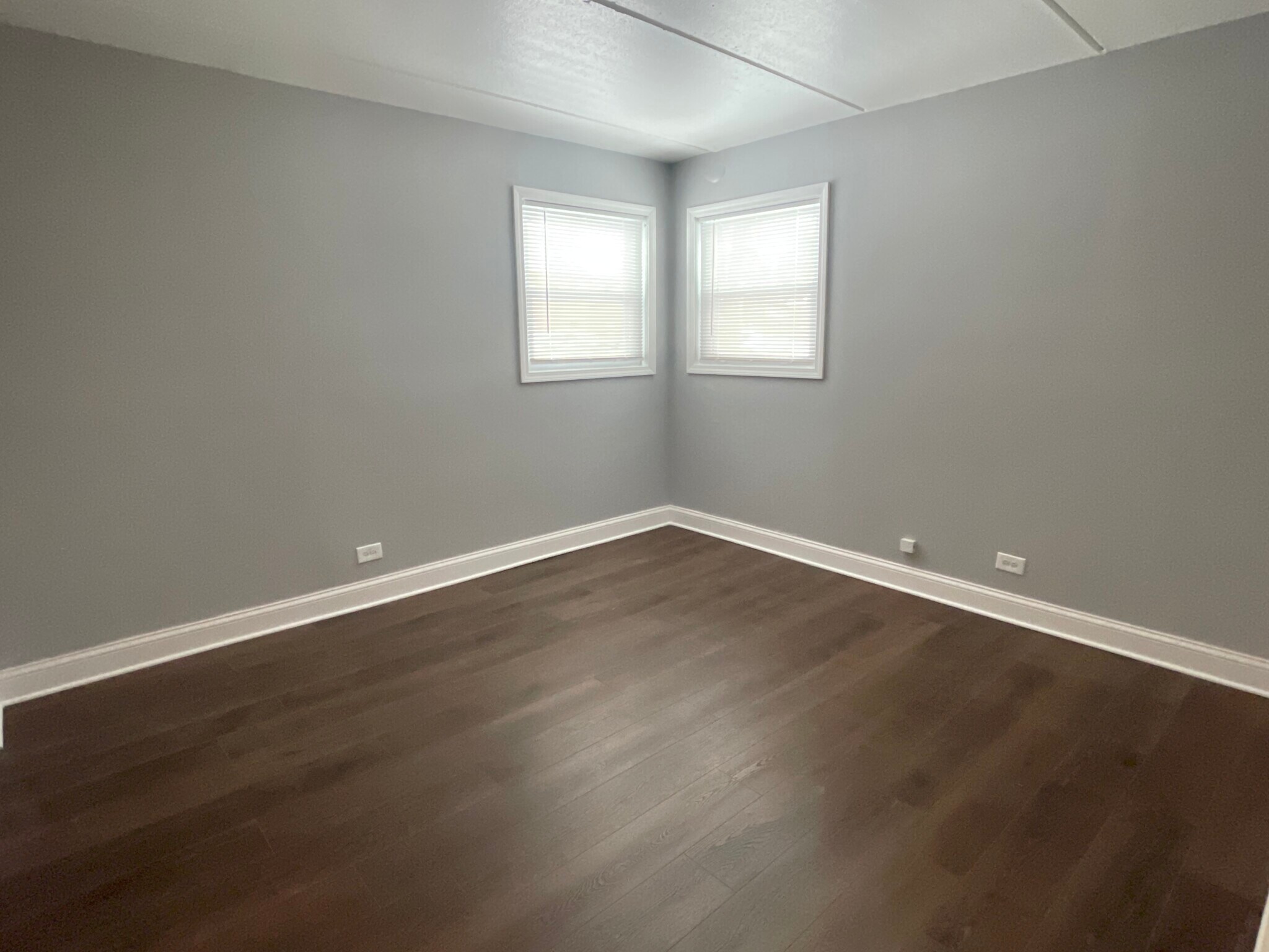 Building Photo - 14513 S Richmond Ave