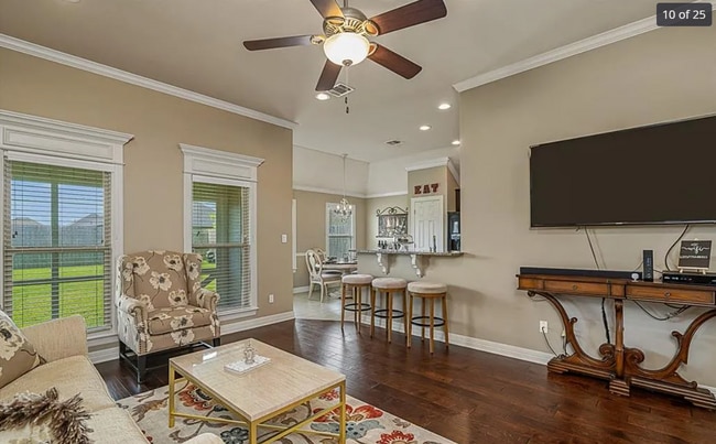 Building Photo - "Charming 3-Bed Retreat in Bossier City with Granite Touches & Gleaming Hardwood Floors!"