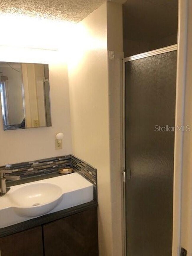 Building Photo - AVAILABLE OFF SEASON FOR $1,800/MO