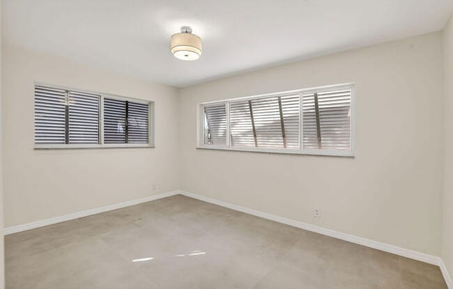 Building Photo - 467 NE 31st St