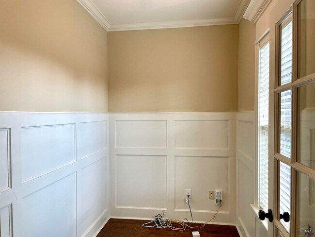 Building Photo - 104 Kloe Ct