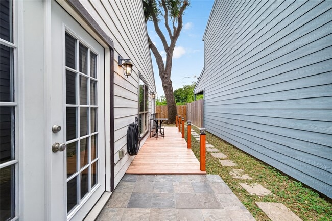 Building Photo - 10244 Bridgeland Ln
