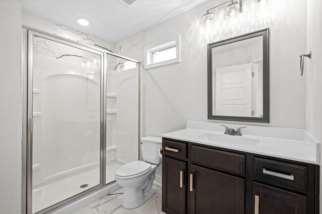 Building Photo - Pet Friendly Three Bedroom!