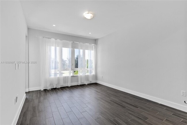 Building Photo - 6410 NW 105th Pl