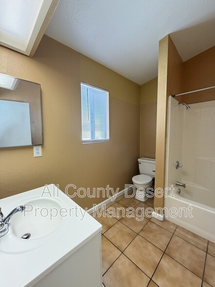 Building Photo - 79891 Ave 42