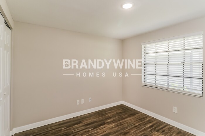 Building Photo - 16051 Grass Lake Dr