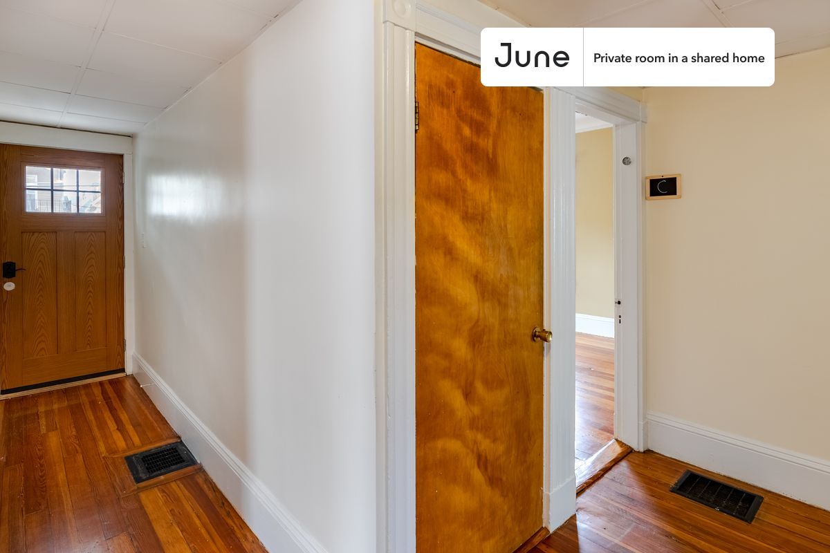 Building Photo - Room in Shared 4 bed/1 bath home in Somerville