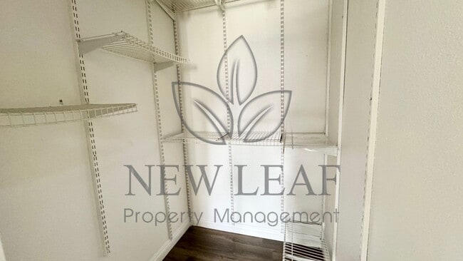 Building Photo - 3733 S Country Oaks Loop