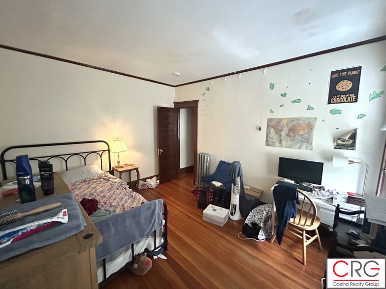 Building Photo - 183 College Ave