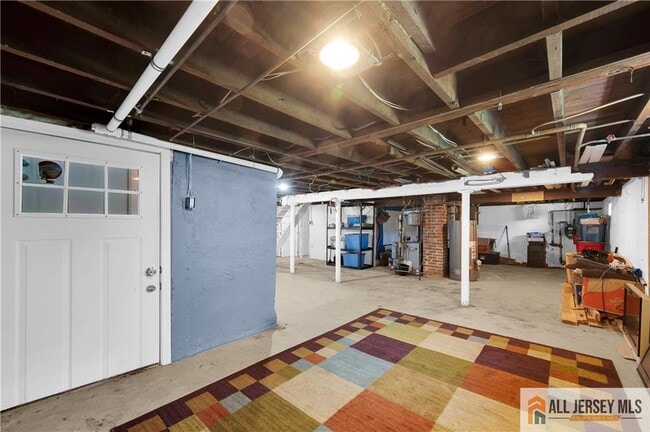 Building Photo - 14 Albourne St