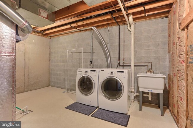 Building Photo - 1127 Wicklow Ct