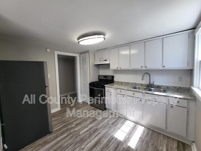 Building Photo - 3631 Washington St