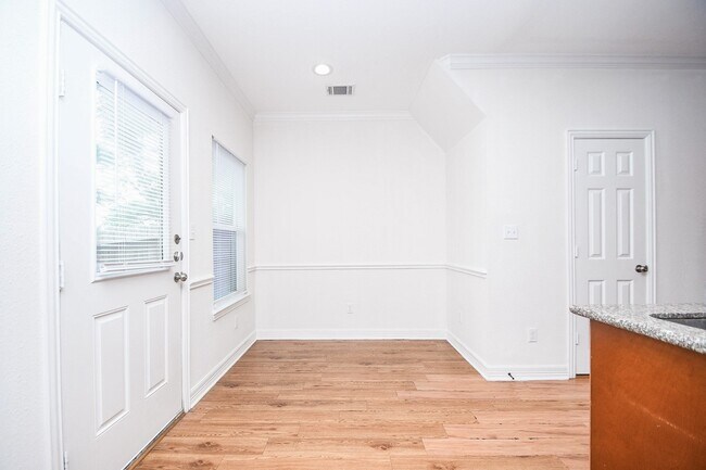 Building Photo - 2407 Ferguson Way