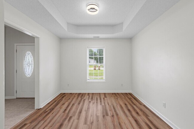 Building Photo - 506 Cedar Ave