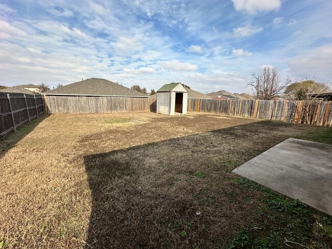 Building Photo - Beautiful 3bed/2bath House Available Near Tinker and Oklahoma Heart Hospital!