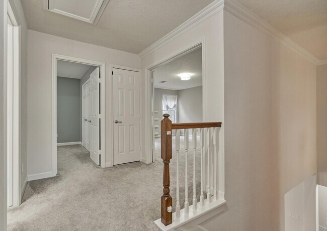 Building Photo - 47 Firethorn Pl