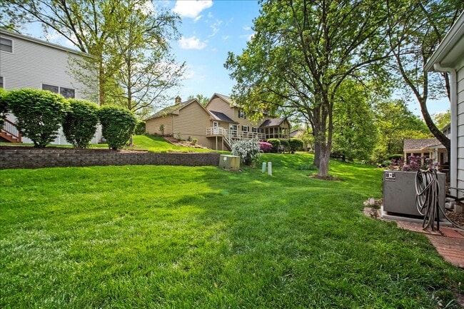 Building Photo - Spacious Ranch in Des Peres