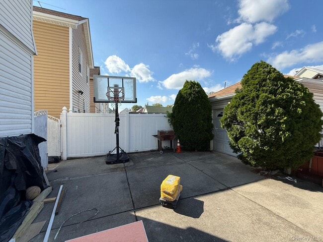 Building Photo - 221-29 106th Ave