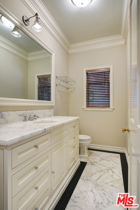 Building Photo - 149 S Rodeo Dr