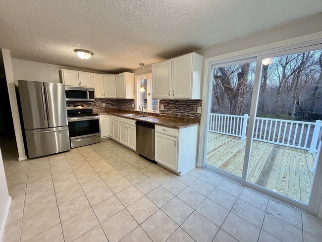 Building Photo - 22 Simpson Cir