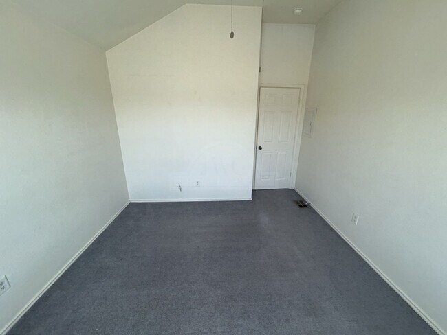 Building Photo - 4005 Doraine Ct