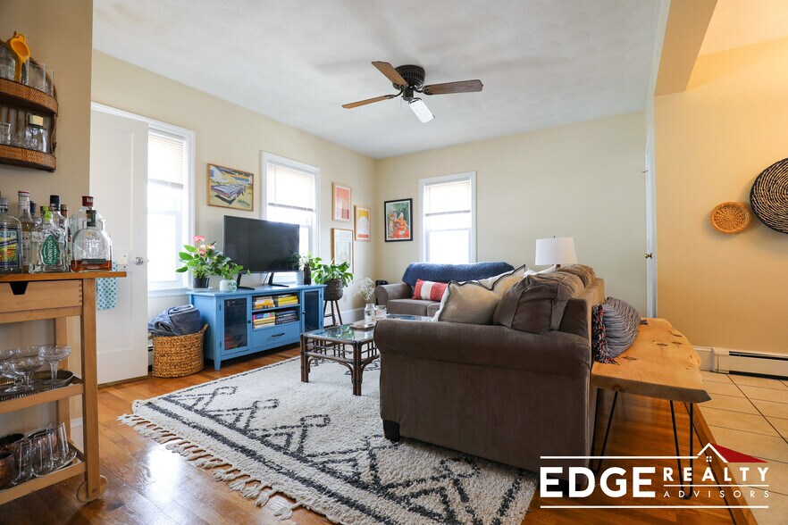 Building Photo - 9 Glenley Ter