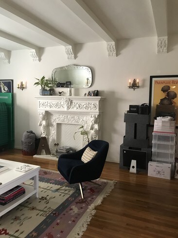 Living room - 611 S Burnside Ave
