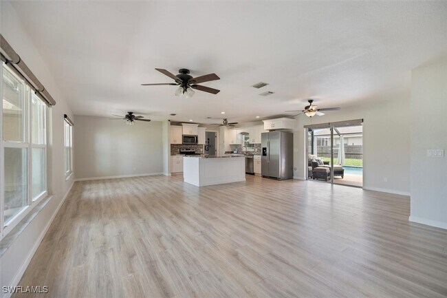 Building Photo - 1346 Beacon Dr