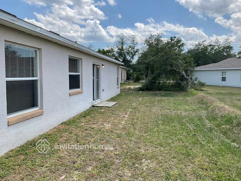 Building Photo - 1865 Manitoba Ct