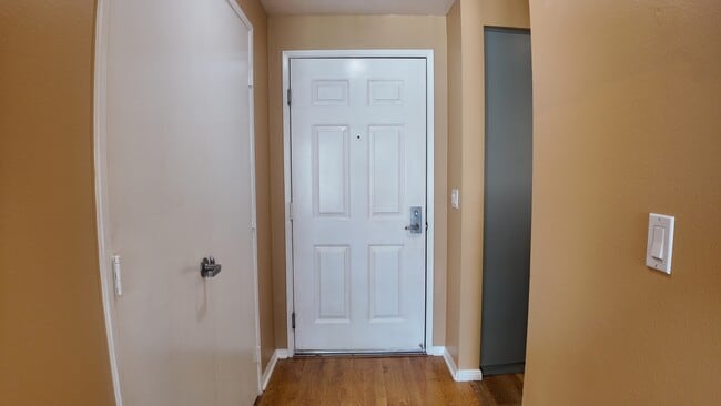 Building Photo - 655 Columbia St