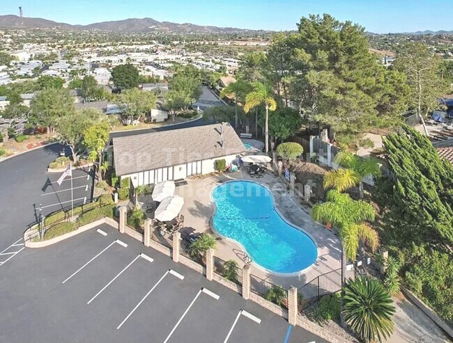 Building Photo - ***FULLY RENOVATED 2 bed / 2 bath / 1,120 sqft Home in 55+ Nob Hill Community - Available NOW***