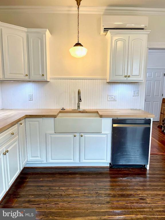 Building Photo - 508 E Main St