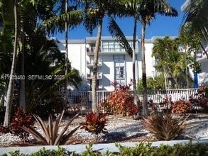 Building Photo - 1801 S Treasure Dr