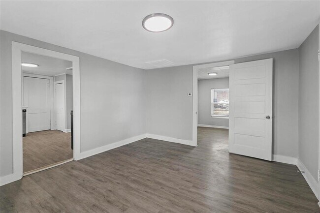 Building Photo - 920 Dubois St