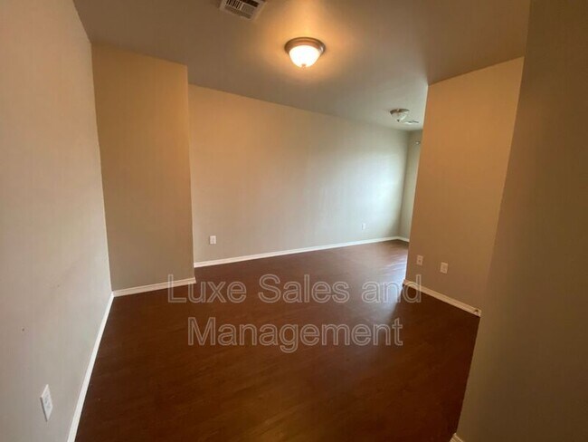 Building Photo - 2116 Buena Vida Ln