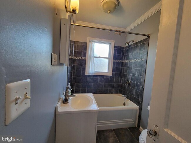 Building Photo - 11 Zieglers Ln