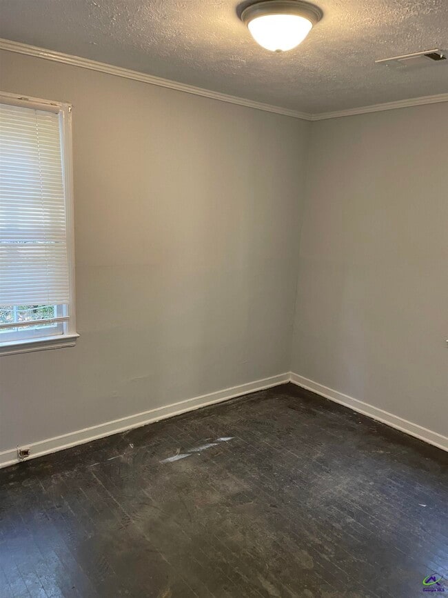 Building Photo - 216 Meadowdale Dr
