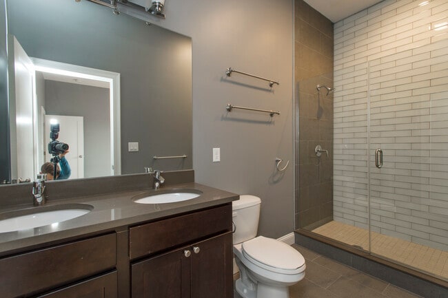 Building Photo - 261 W 2nd St