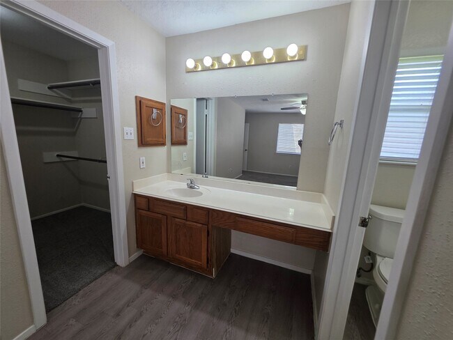 Building Photo - 2777 Forest Point Dr