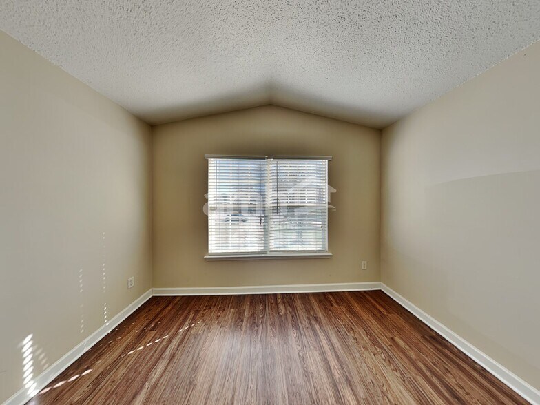 Building Photo - 4718 Winterberry Ln