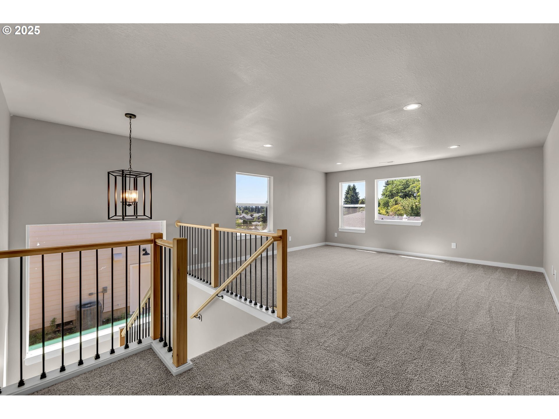 Building Photo - 6107 NE 45th Ct