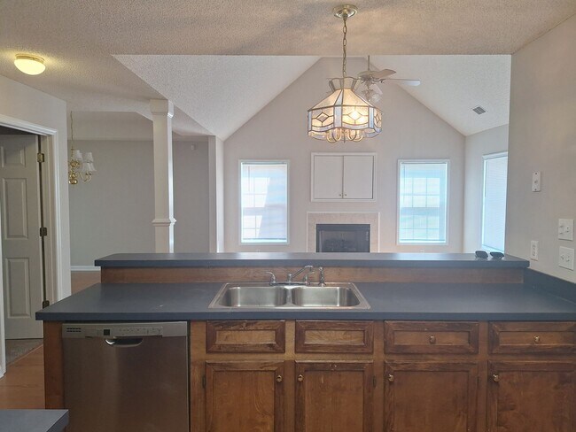 Building Photo - MOVE IN SPECIAL - $200 OFF THE TWO FULL MO...