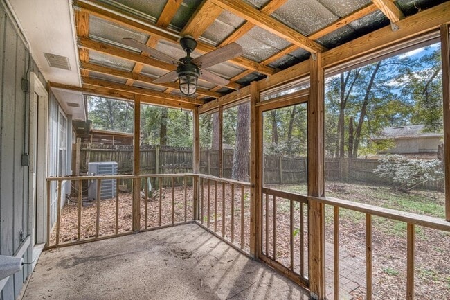 Building Photo - 2039 Hanover Ct