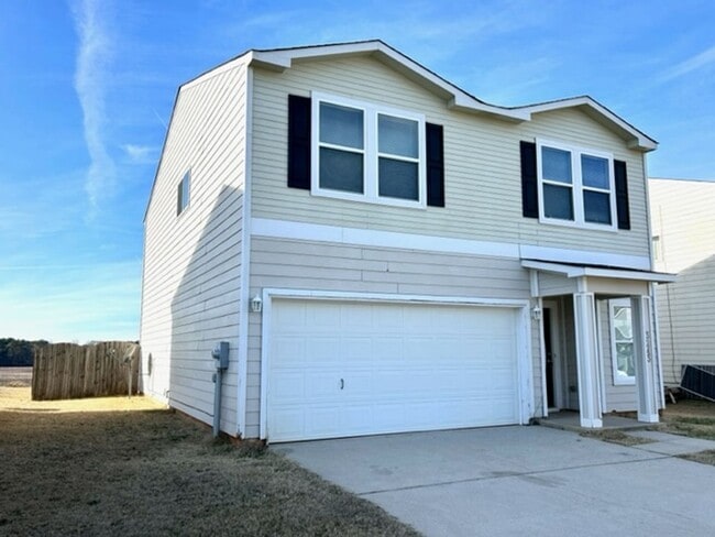 Building Photo - THREE BEDROOMS/TWO & HALF BATHROOMS SPACIOUS HOME - MADISON. MOVE IN SPECIAL!