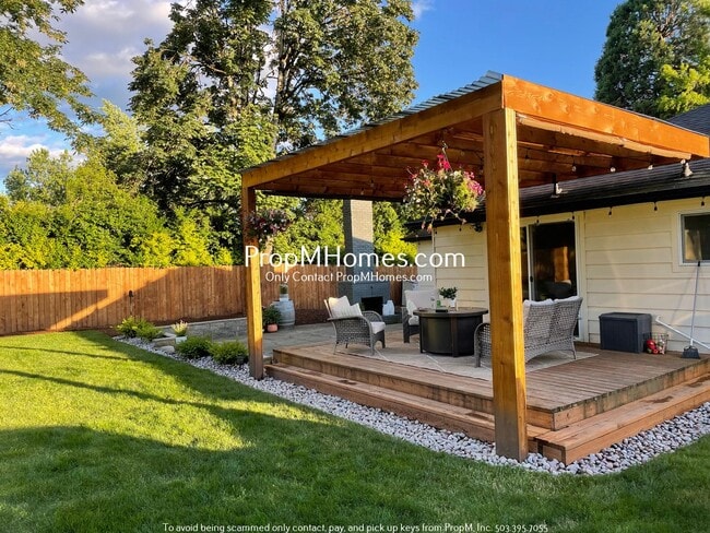 Building Photo - Gorgeous Updated Home in Oak Grove - 4 Bedrooms!